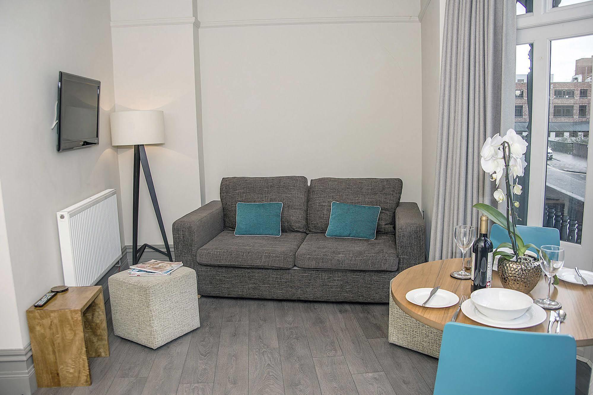 Base Serviced Apartments - City Road Chester Exterior photo