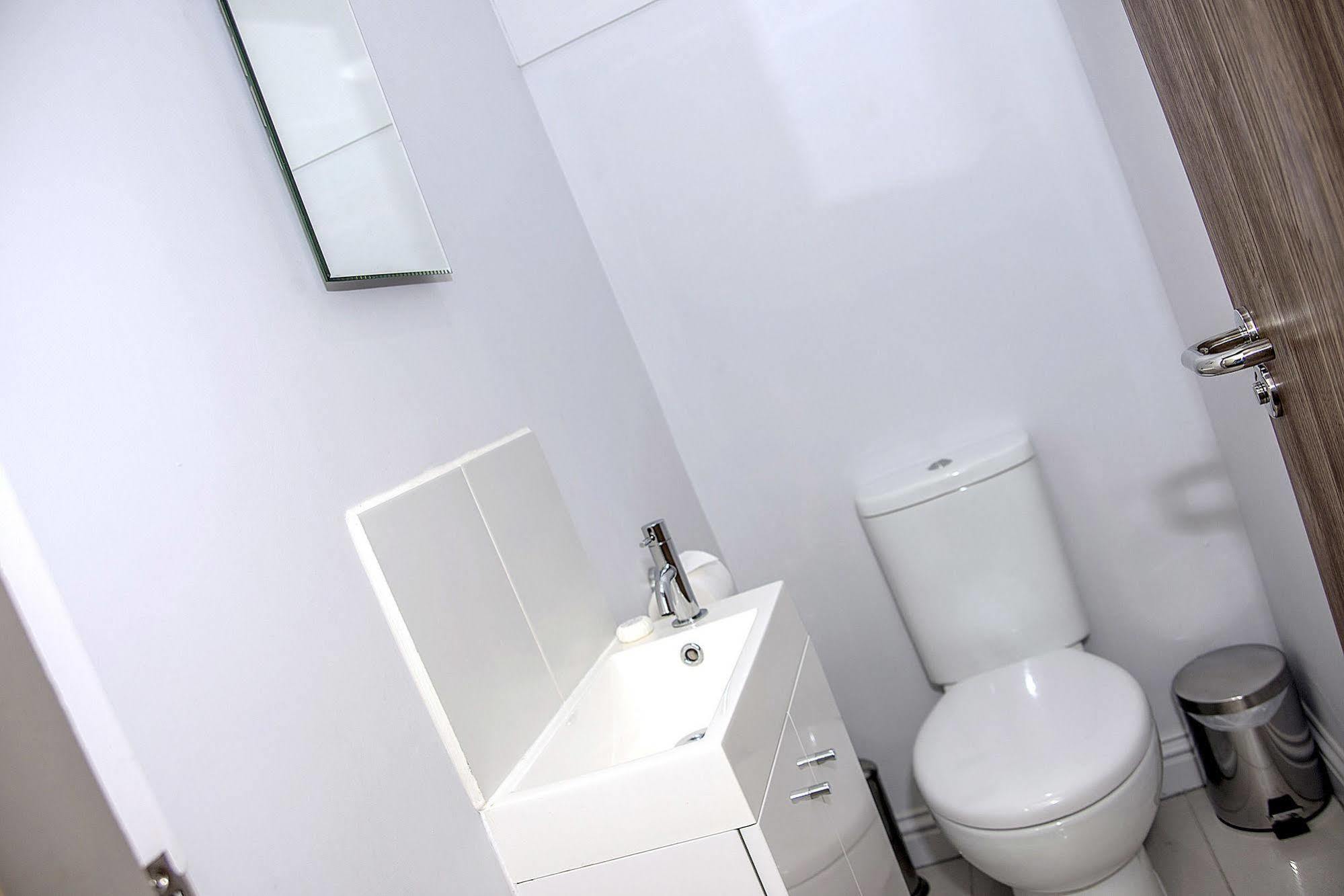 Base Serviced Apartments - City Road Chester Exterior photo