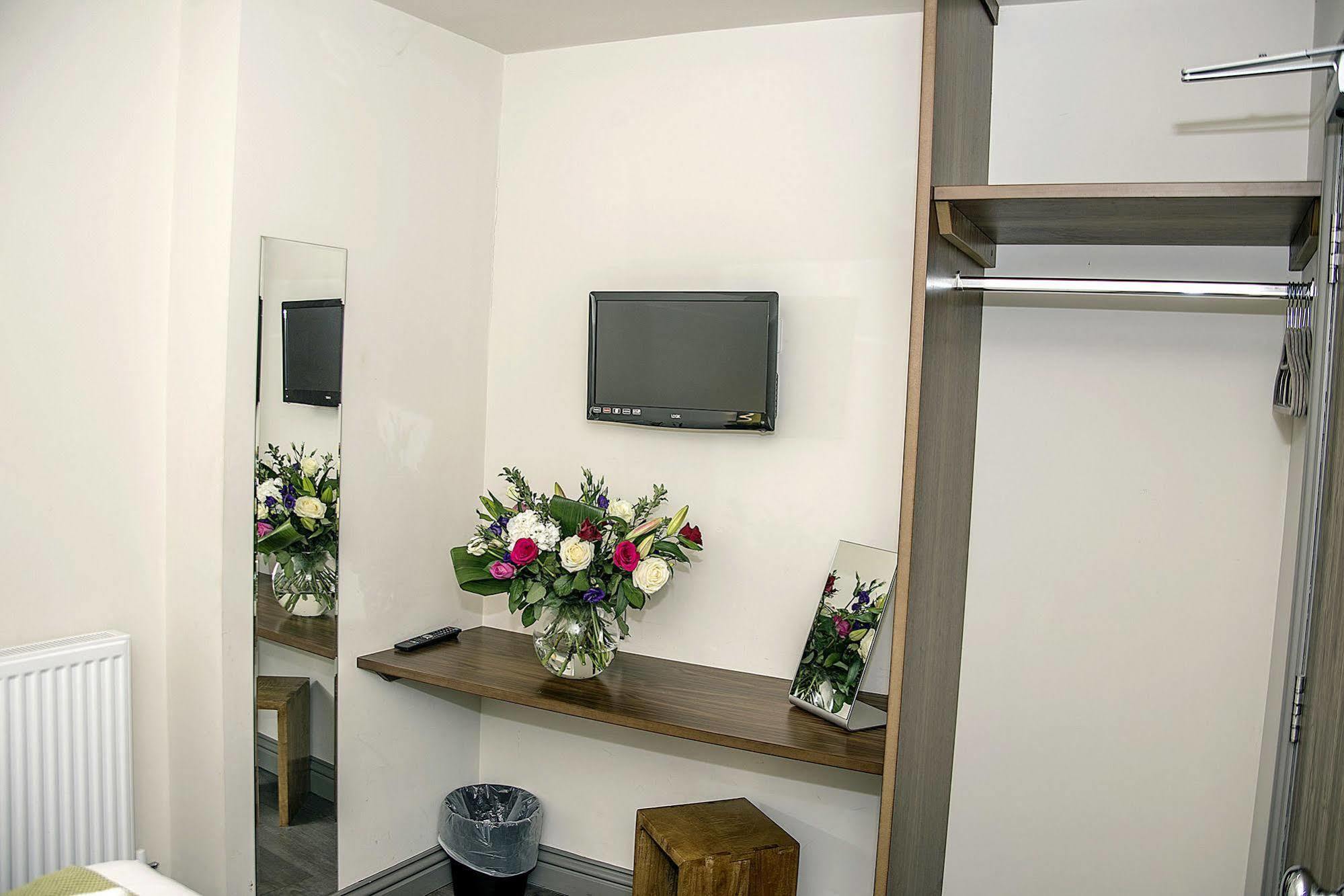 Base Serviced Apartments - City Road Chester Exterior photo